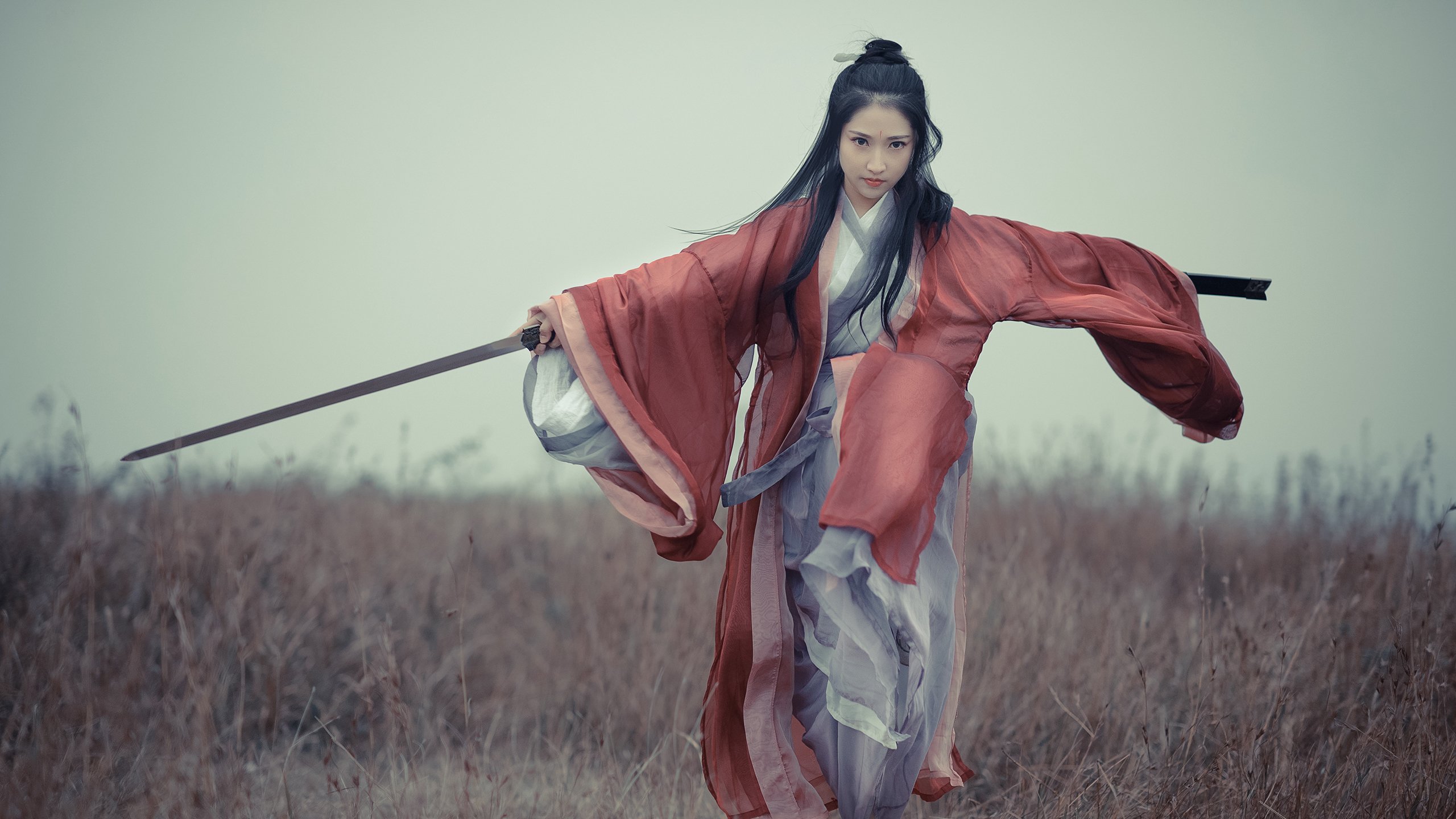 青年泳将表现抢眼 后浪涌现，青年游泳比赛