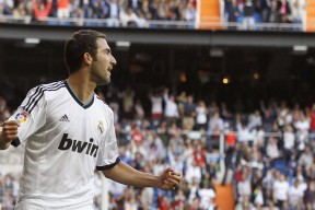 开云体育官网登入-乌拉圭女篮在南美比赛中奋战，迈向篮球新高峰